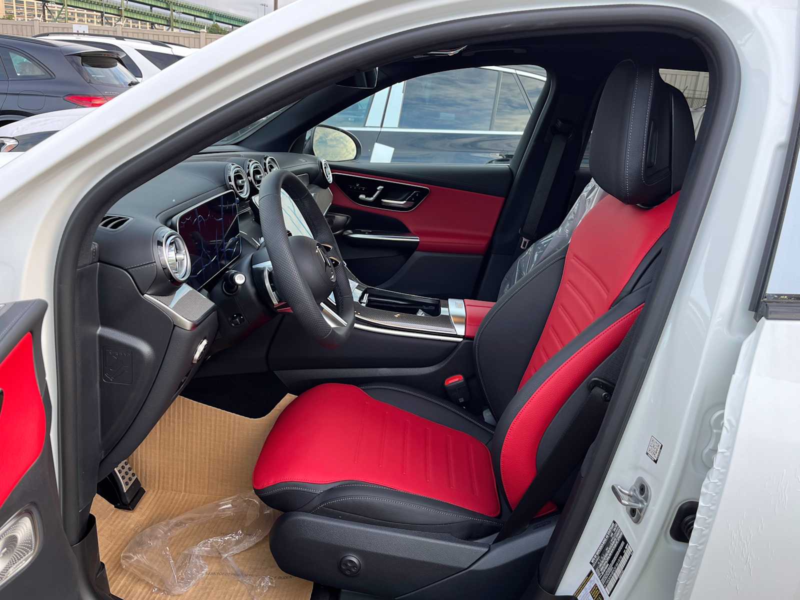 new 2025 Mercedes-Benz GLC 300 car