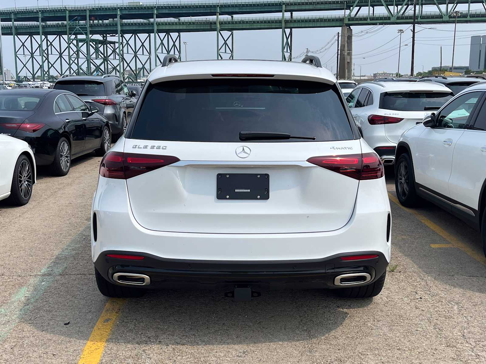 new 2025 Mercedes-Benz GLE 580 car