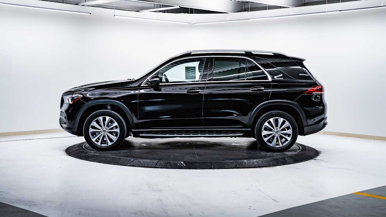 used 2022 Mercedes-Benz GLE 350 car, priced at $45,920