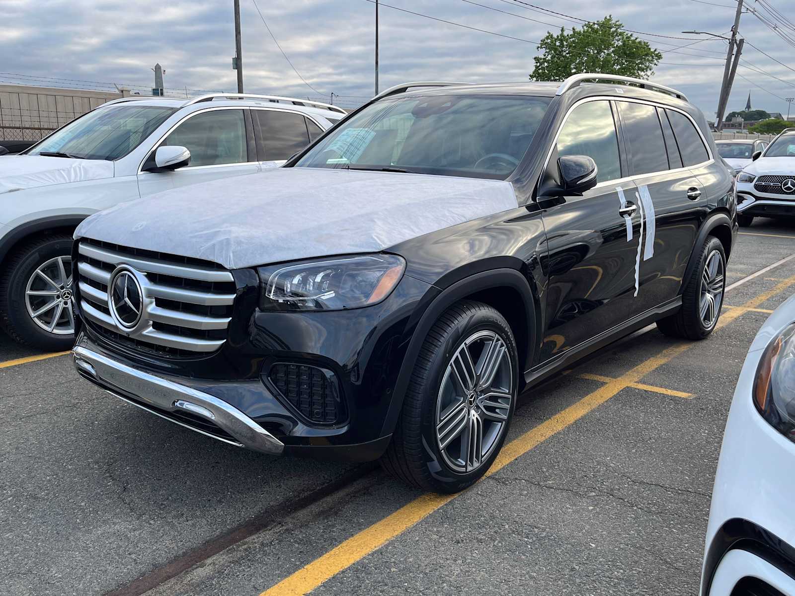 new 2025 Mercedes-Benz GLS 450 car