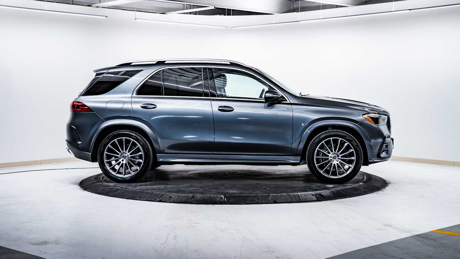 used 2025 Mercedes-Benz GLE 350 car, priced at $65,998