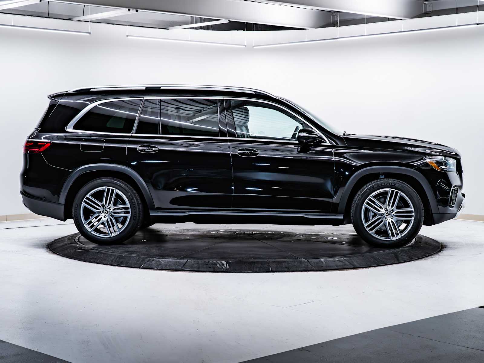 used 2025 Mercedes-Benz GLS 450 car, priced at $85,898