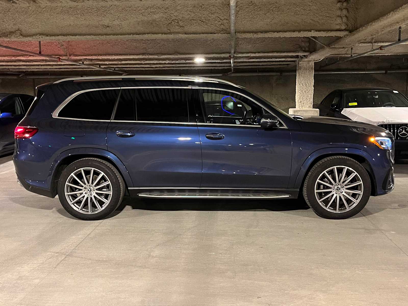 new 2025 Mercedes-Benz GLS 580 car