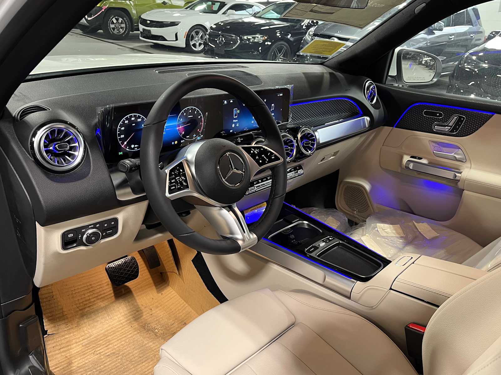 new 2025 Mercedes-Benz GLB 250 car