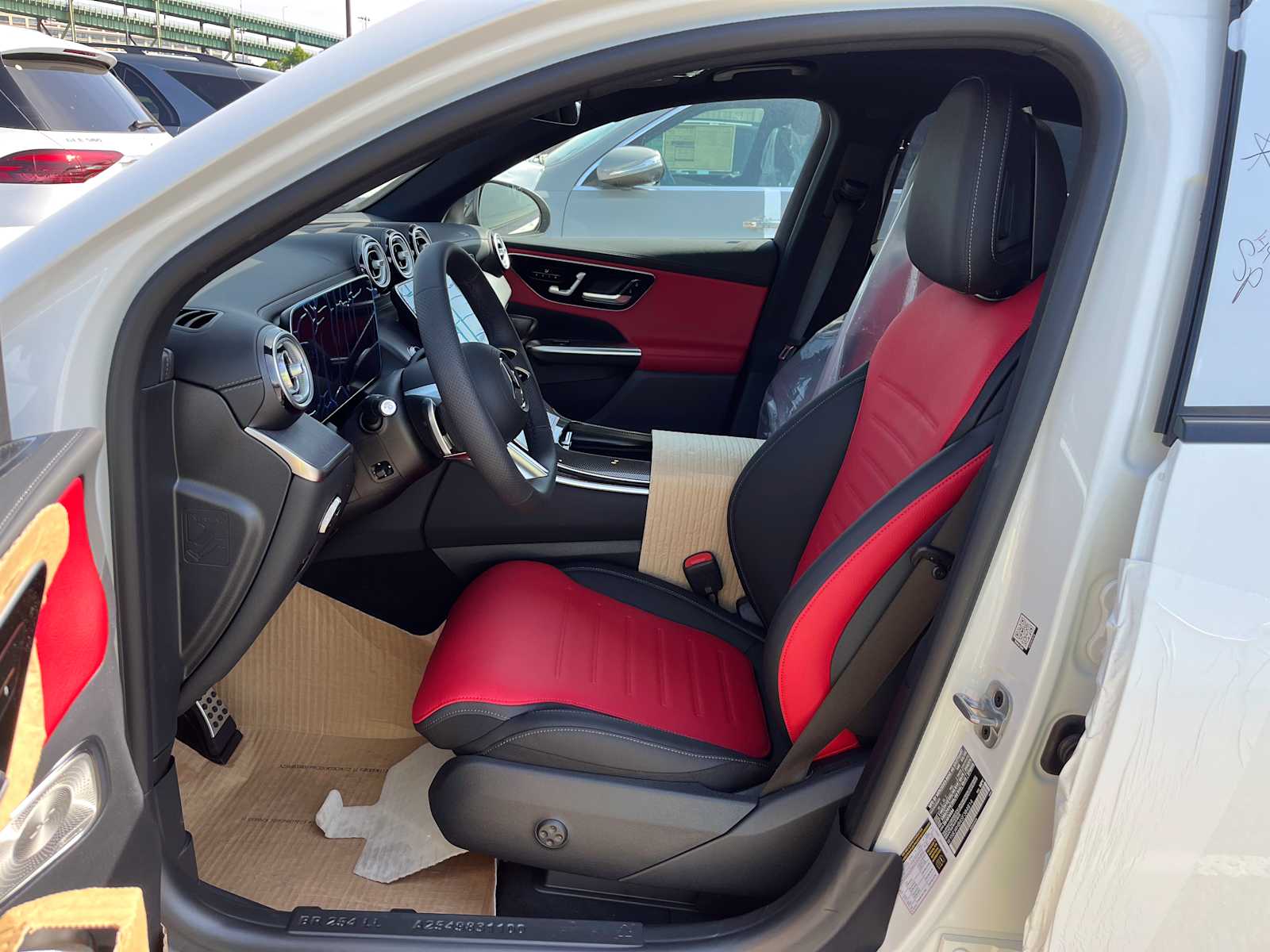 new 2025 Mercedes-Benz GLC 300 car