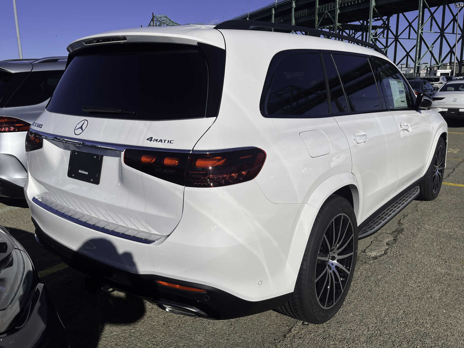 new 2024 Mercedes-Benz GLS 580 car