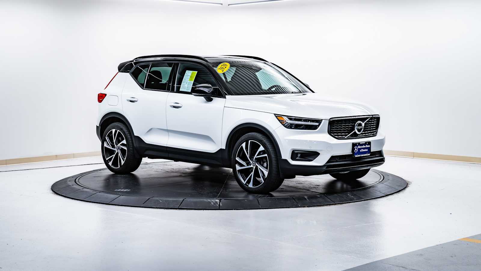 used 2020 Volvo XC40 car, priced at $25,713