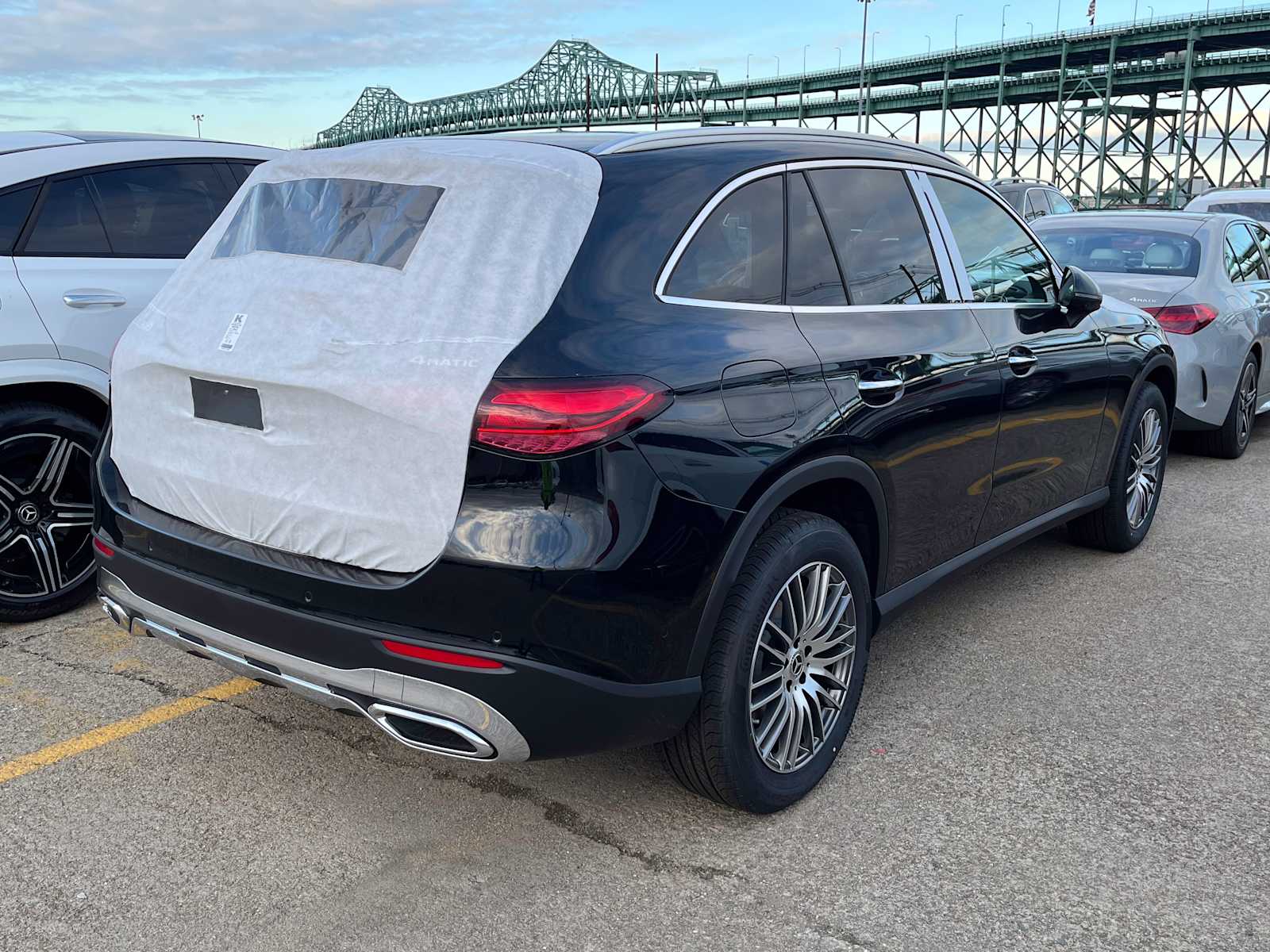 new 2025 Mercedes-Benz GLC 300 car