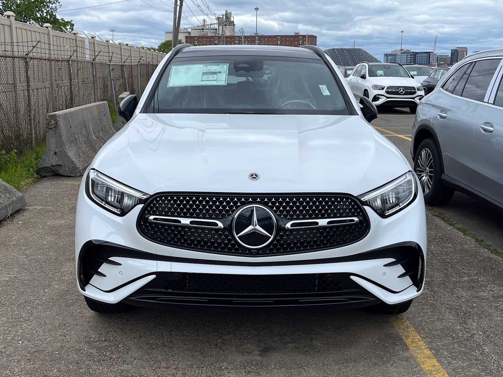 new 2025 Mercedes-Benz GLC 300 car