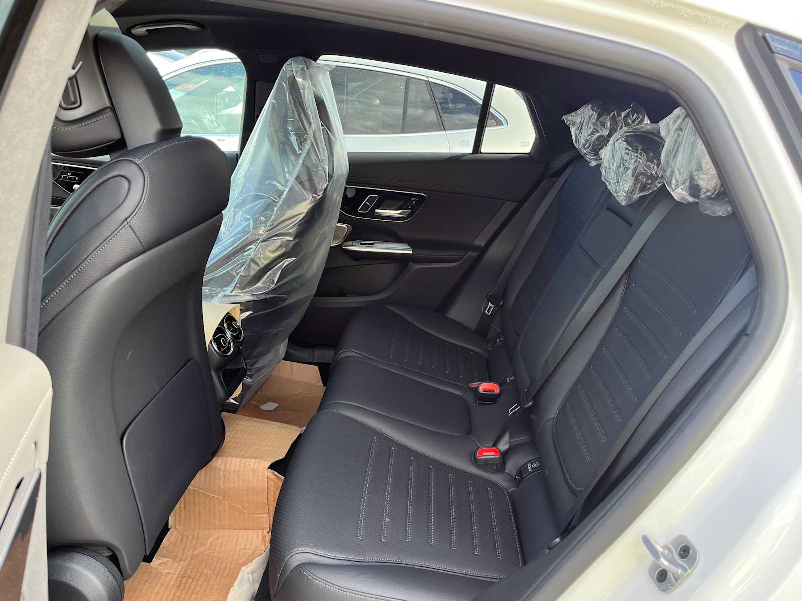 new 2025 Mercedes-Benz GLC 300 car