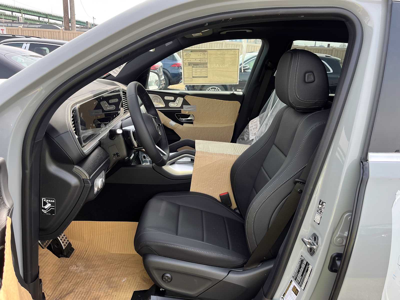 new 2025 Mercedes-Benz GLS 450 car