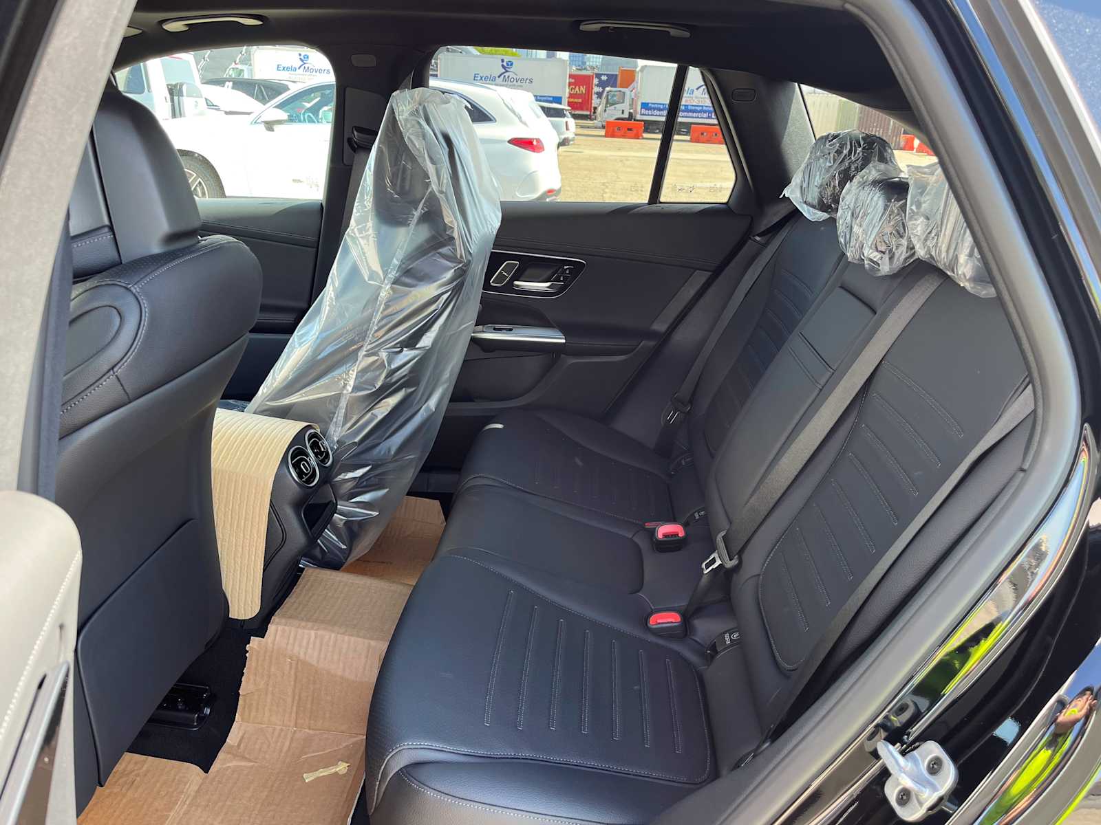 new 2025 Mercedes-Benz GLC 300 car