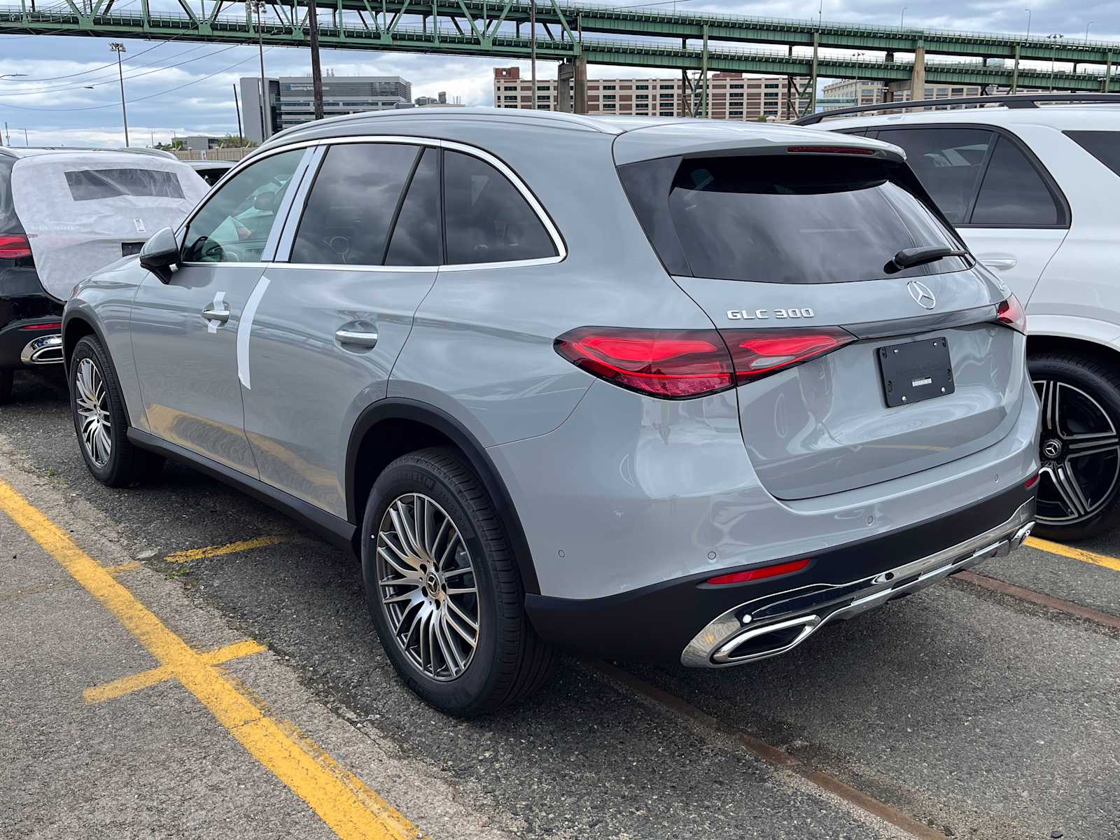 new 2025 Mercedes-Benz GLC 300 car