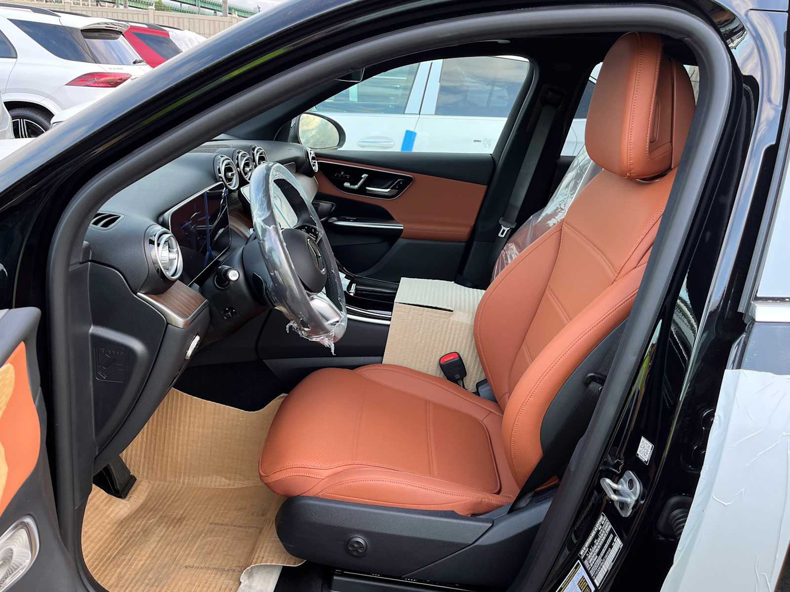 new 2025 Mercedes-Benz GLC 300 car