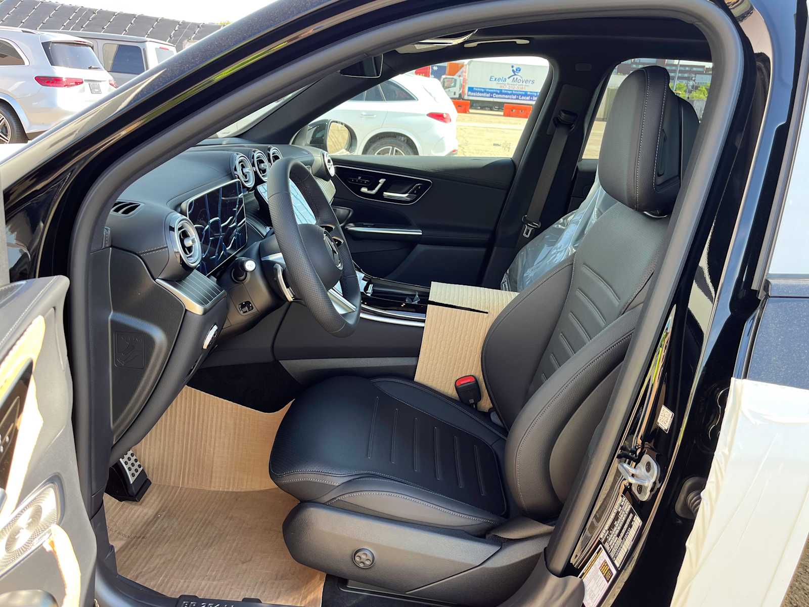 new 2025 Mercedes-Benz GLC 300 car