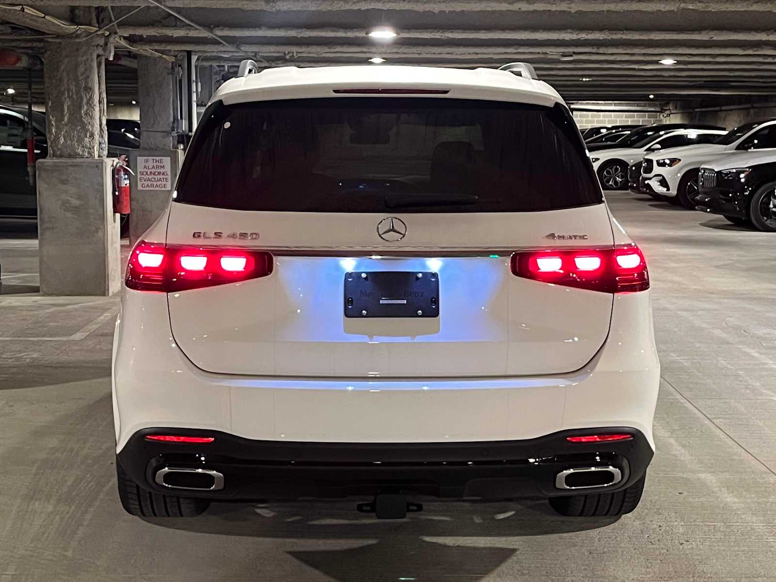 new 2025 Mercedes-Benz GLS 450 car