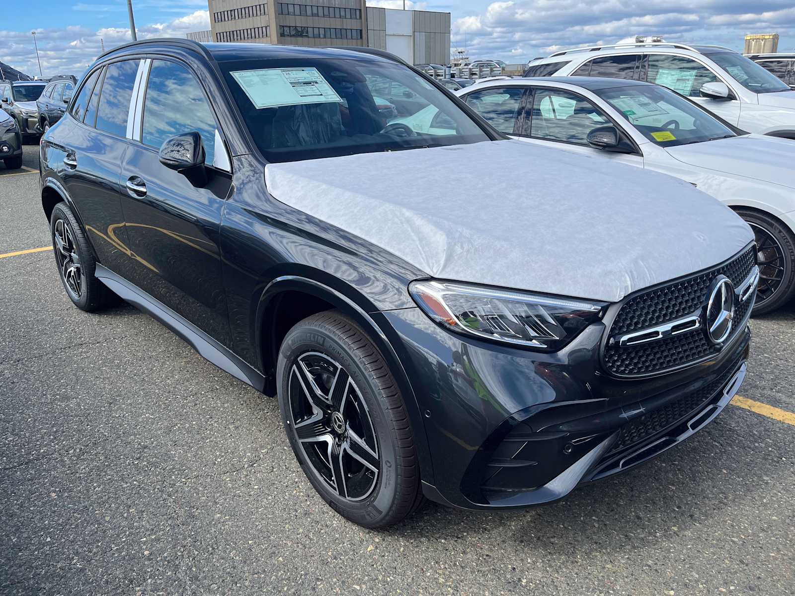 new 2025 Mercedes-Benz GLC 300 car