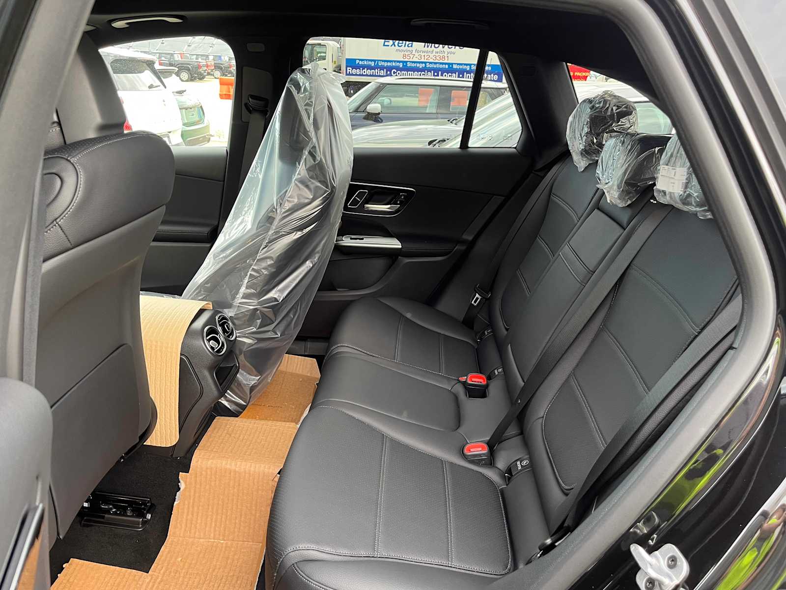 new 2025 Mercedes-Benz GLC 300 car