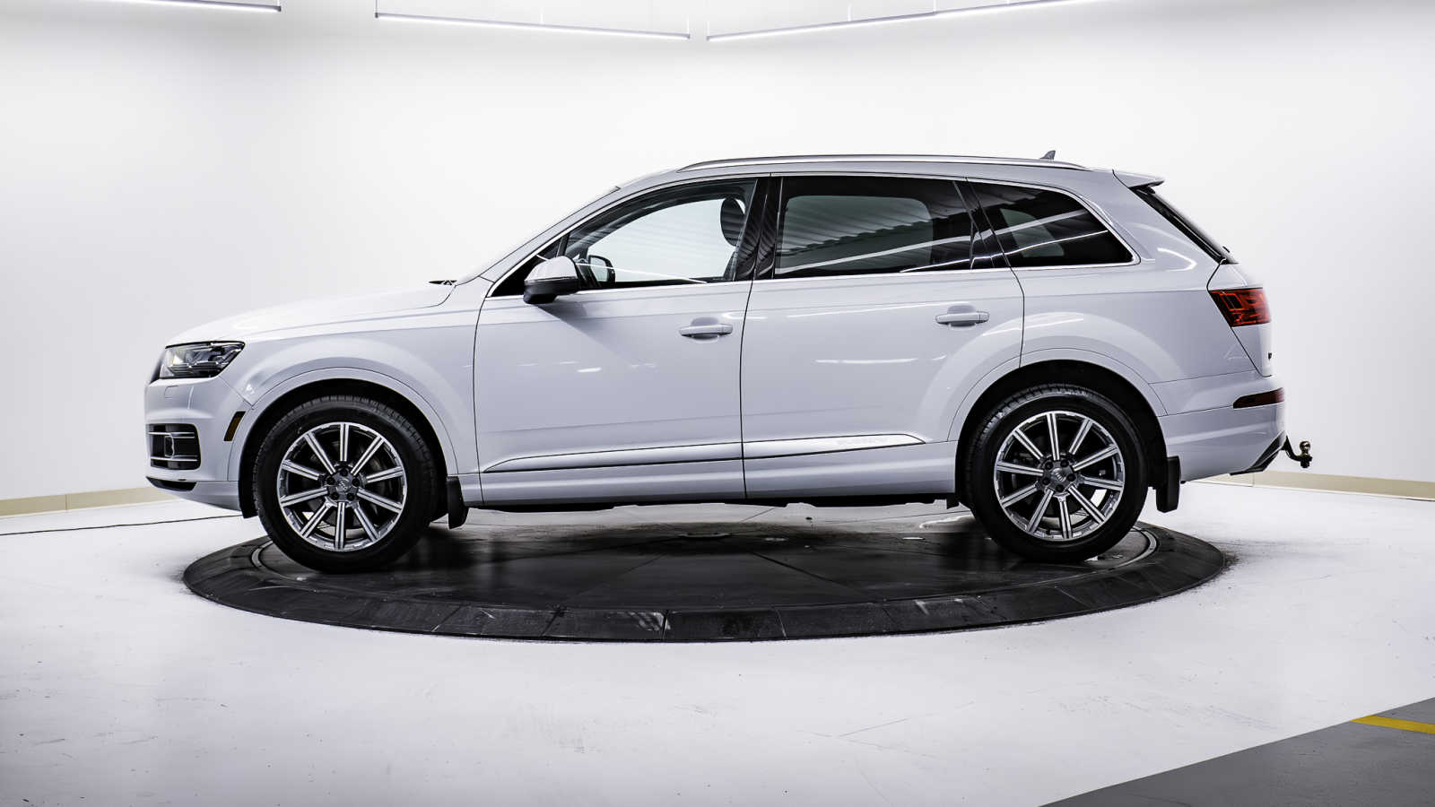 used 2018 Audi Q7 car, priced at $22,498