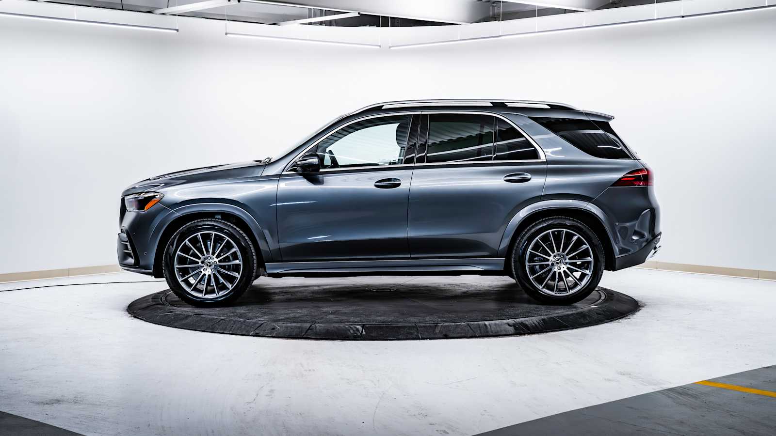 used 2025 Mercedes-Benz GLE 350 car, priced at $65,998