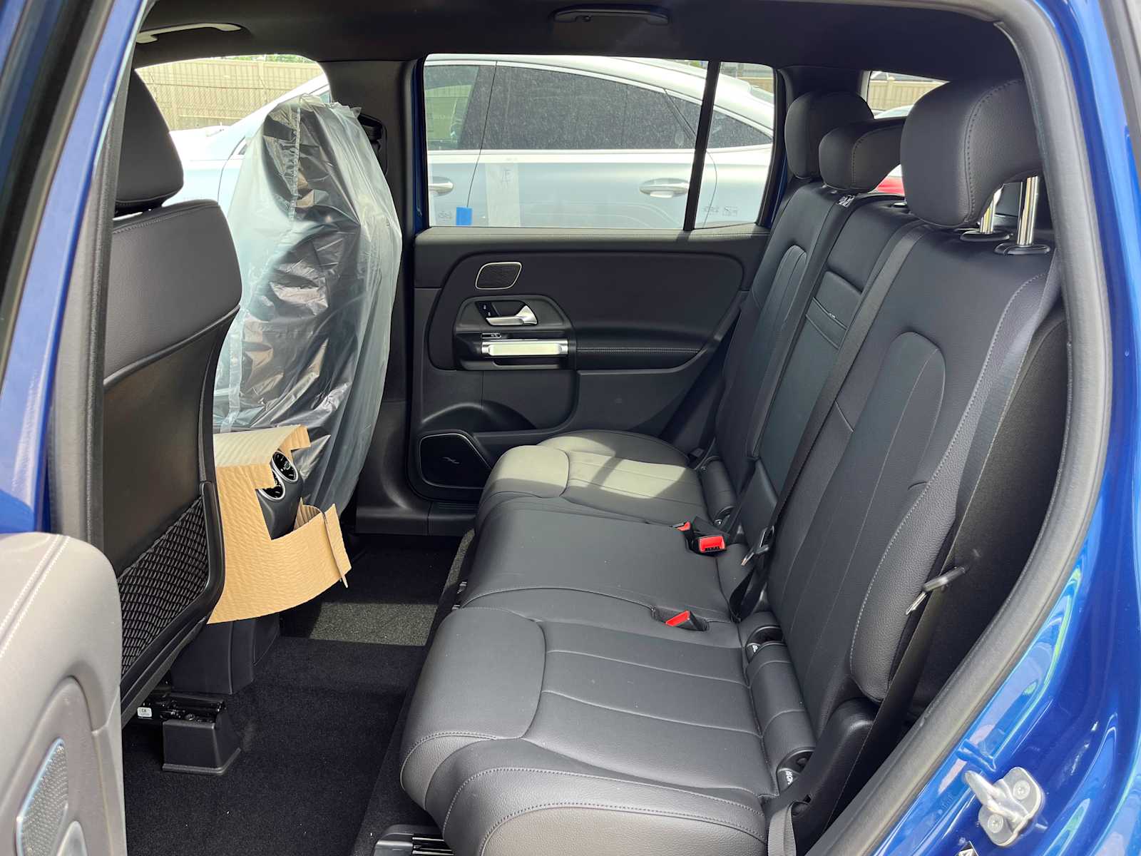 new 2025 Mercedes-Benz GLB 250 car