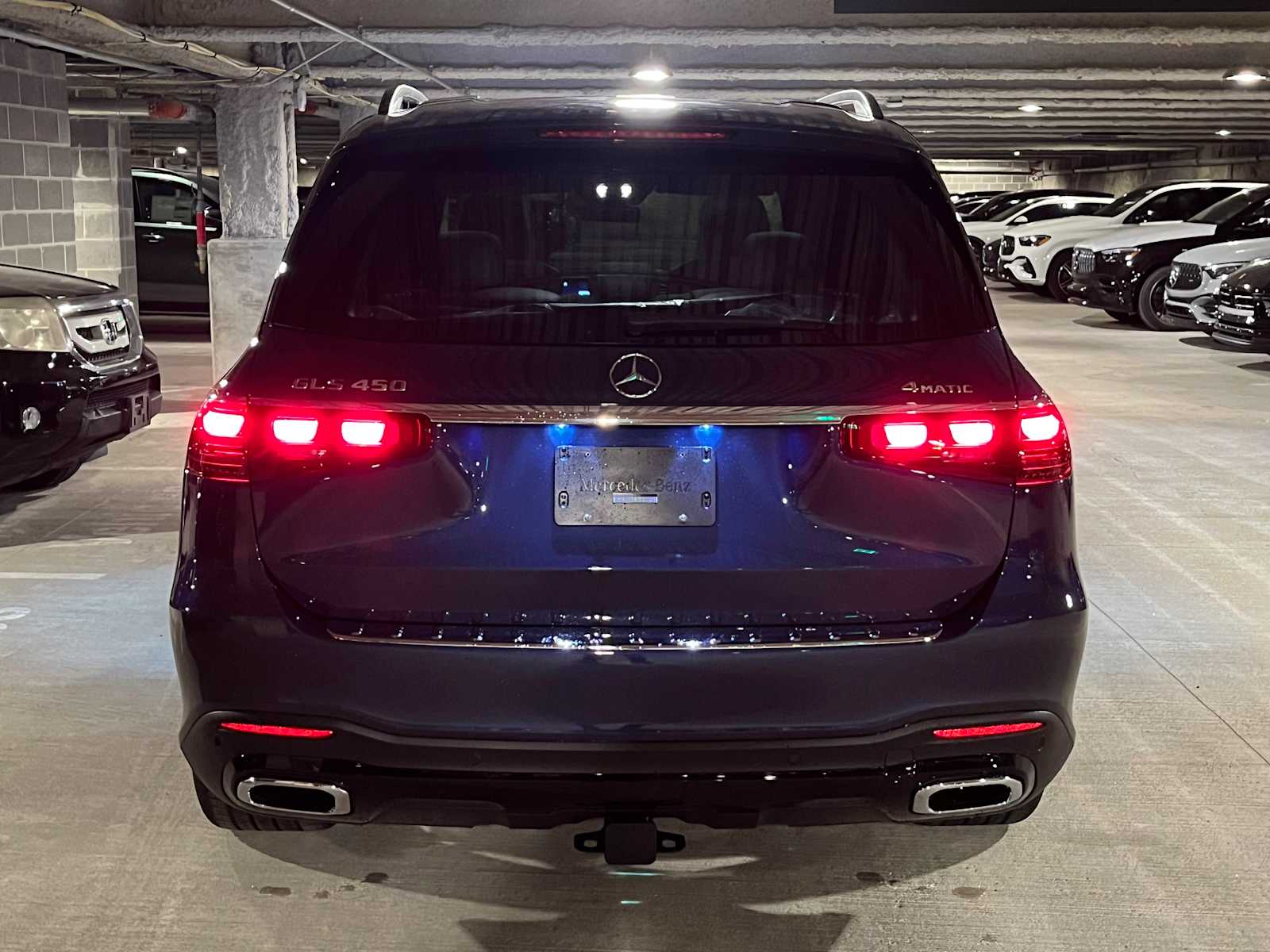 new 2025 Mercedes-Benz GLS 450 car