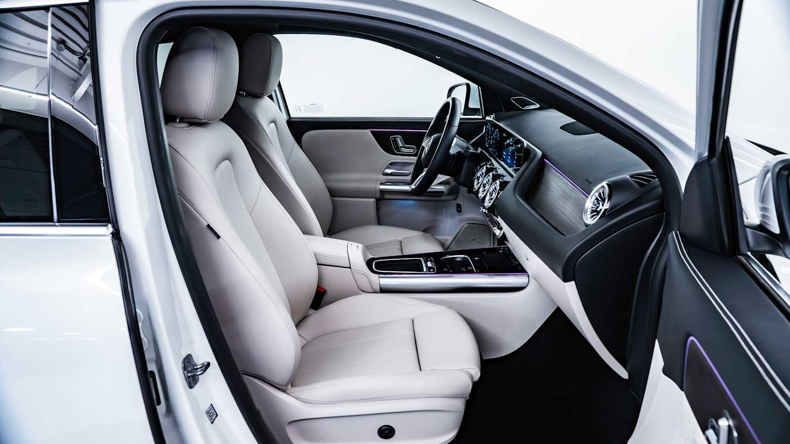 used 2025 Mercedes-Benz GLA 250 car, priced at $45,898