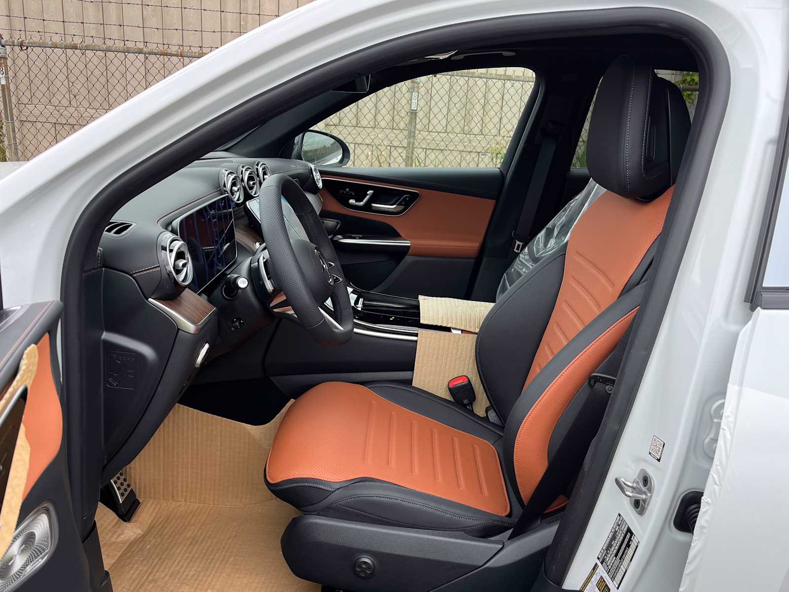 new 2025 Mercedes-Benz GLC 300 car