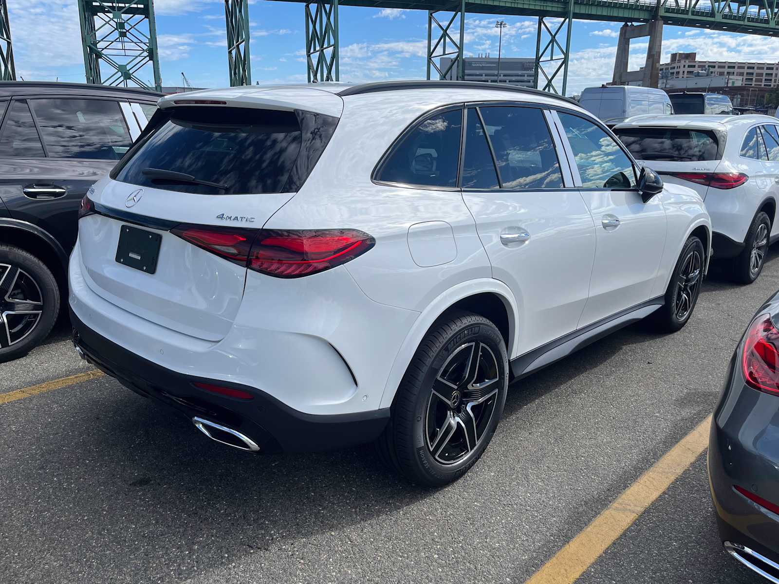 new 2025 Mercedes-Benz GLC 300 car