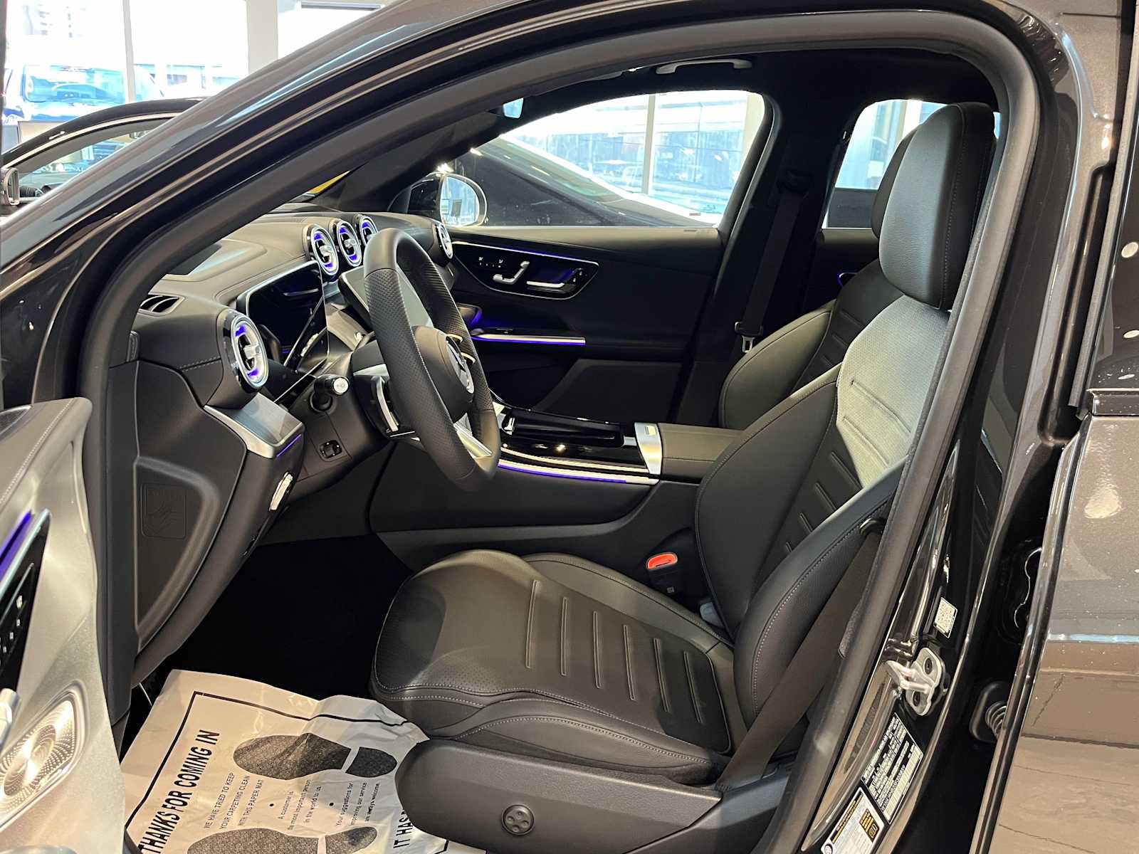 new 2025 Mercedes-Benz GLC 300 car