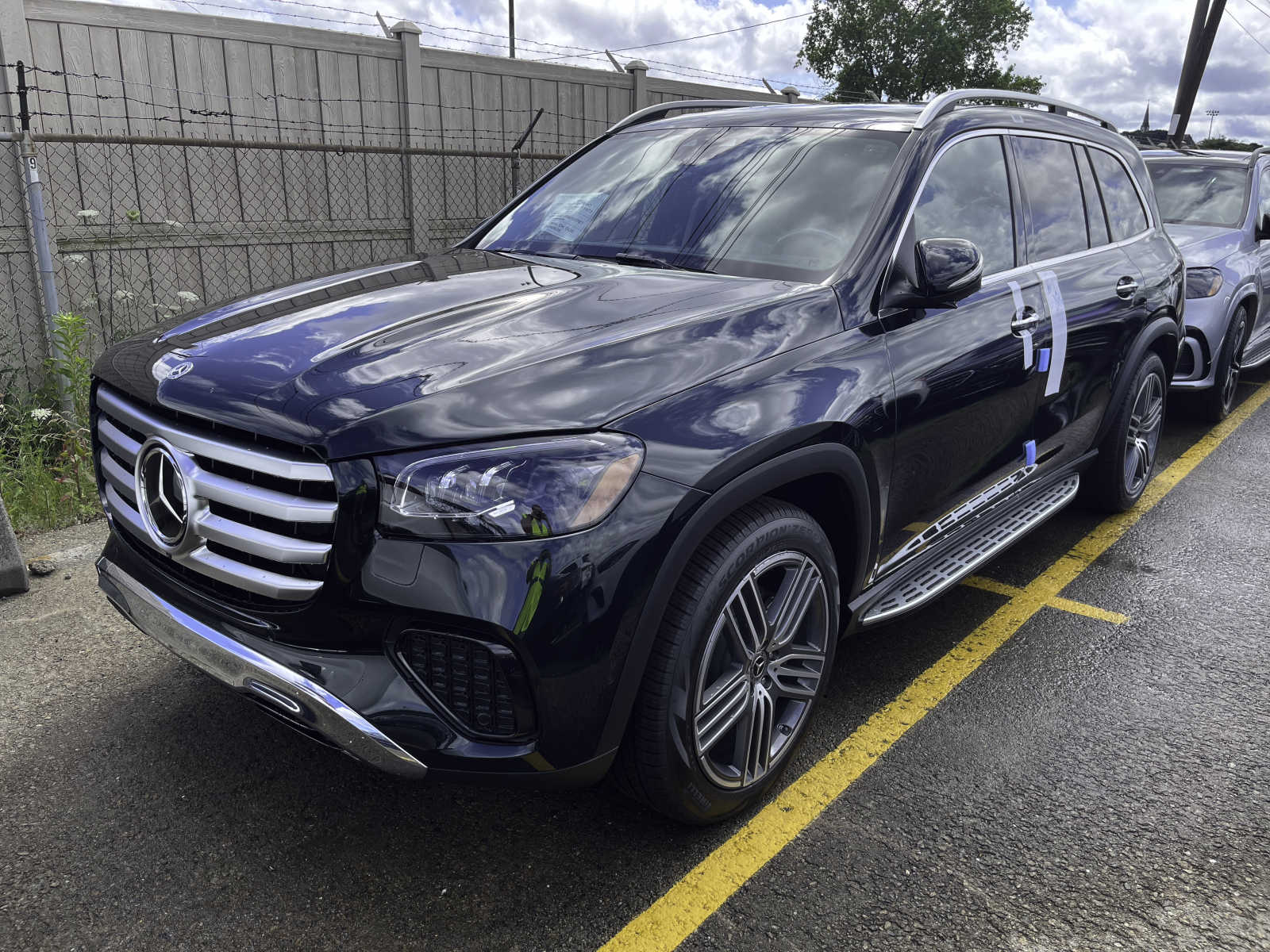 new 2024 Mercedes-Benz GLS 450 car