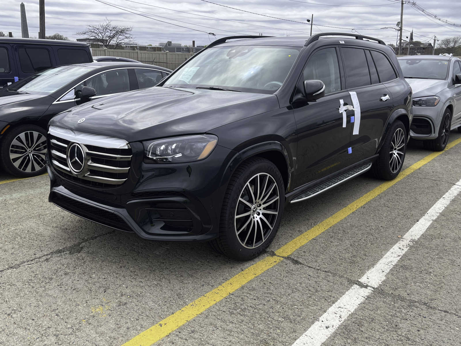 new 2024 Mercedes-Benz GLS 580 car