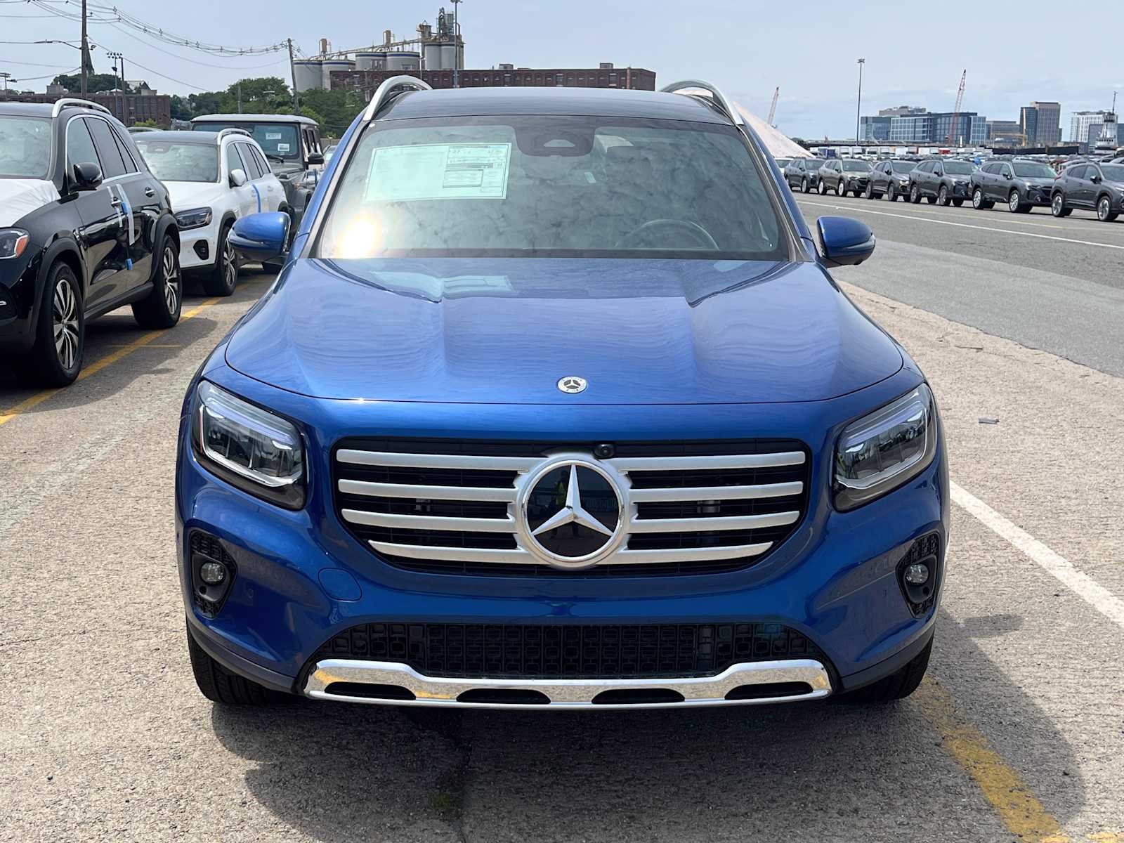 new 2025 Mercedes-Benz GLB 250 car