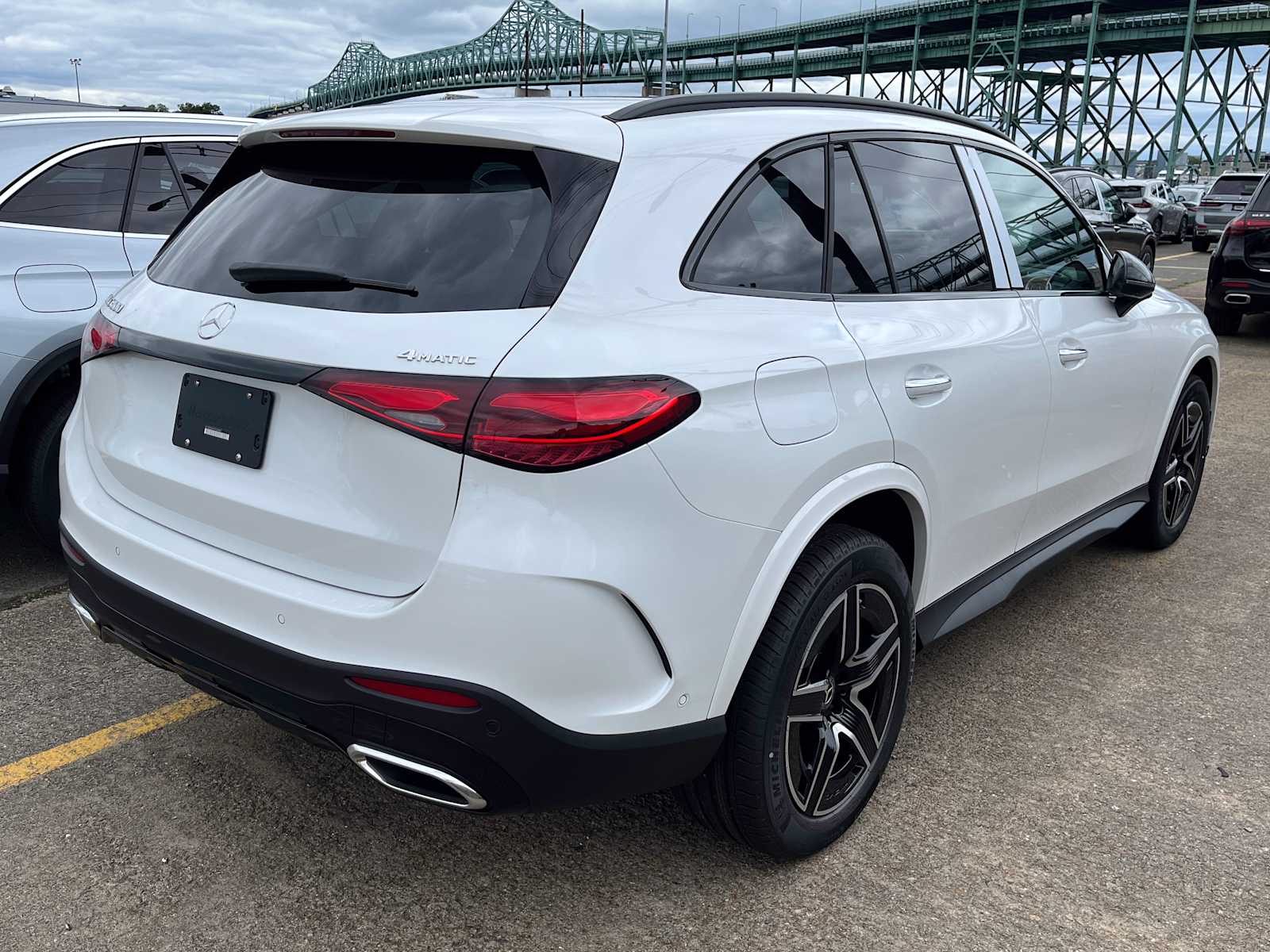 new 2025 Mercedes-Benz GLC 300 car