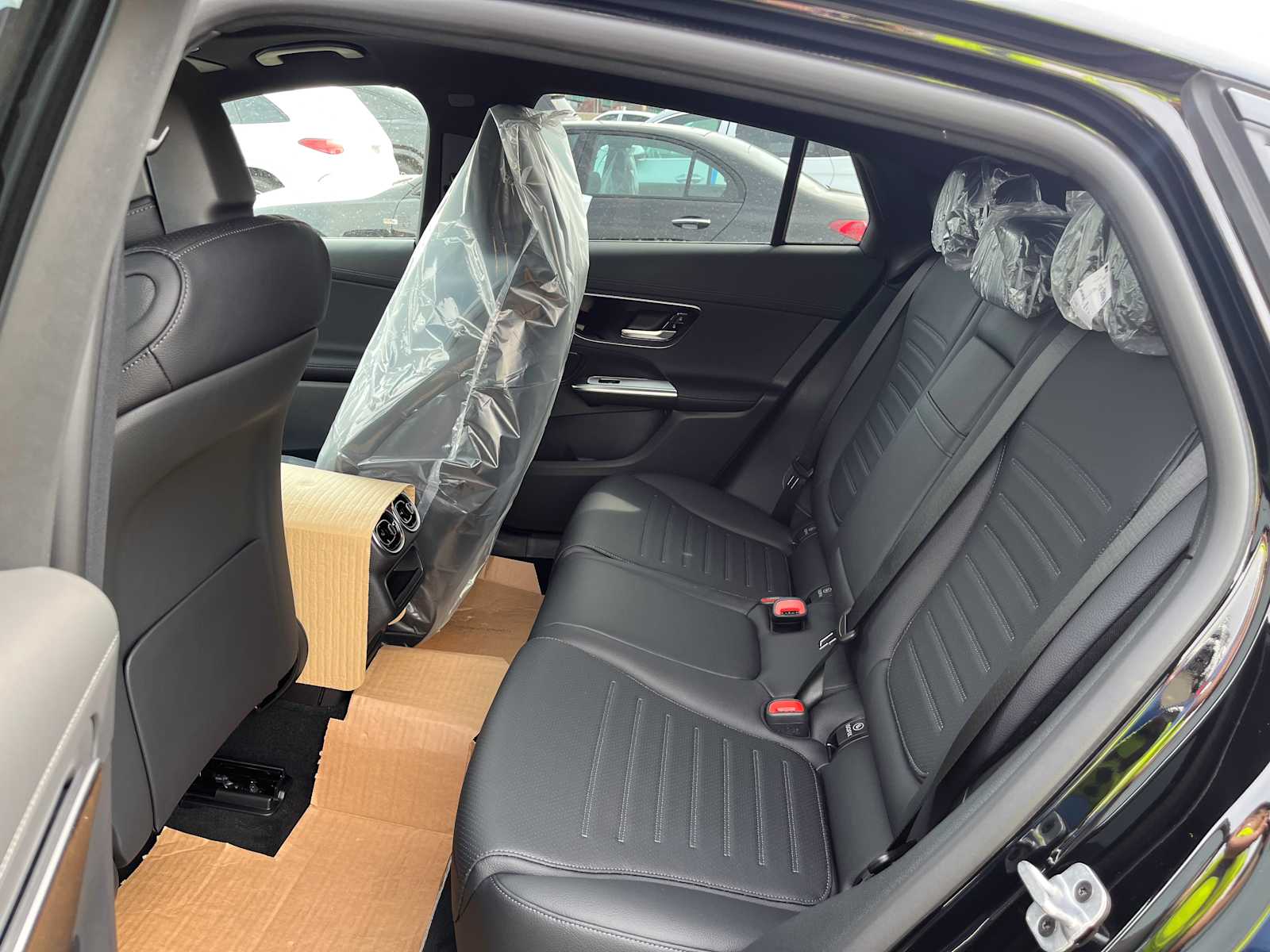 new 2025 Mercedes-Benz GLC 300 car