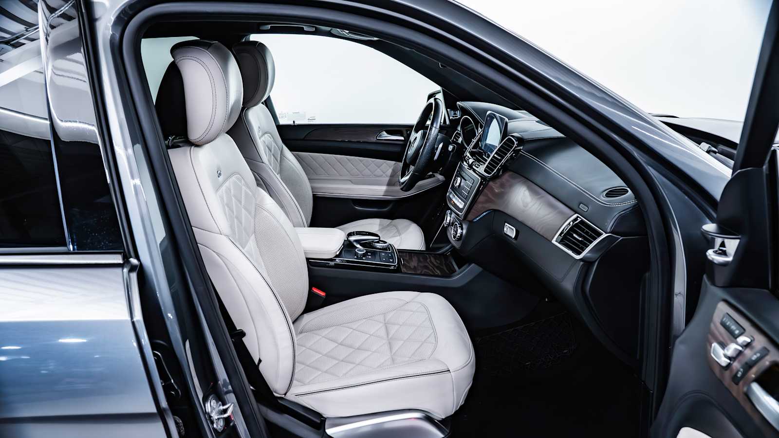 used 2019 Mercedes-Benz GLS 550 car, priced at $27,998
