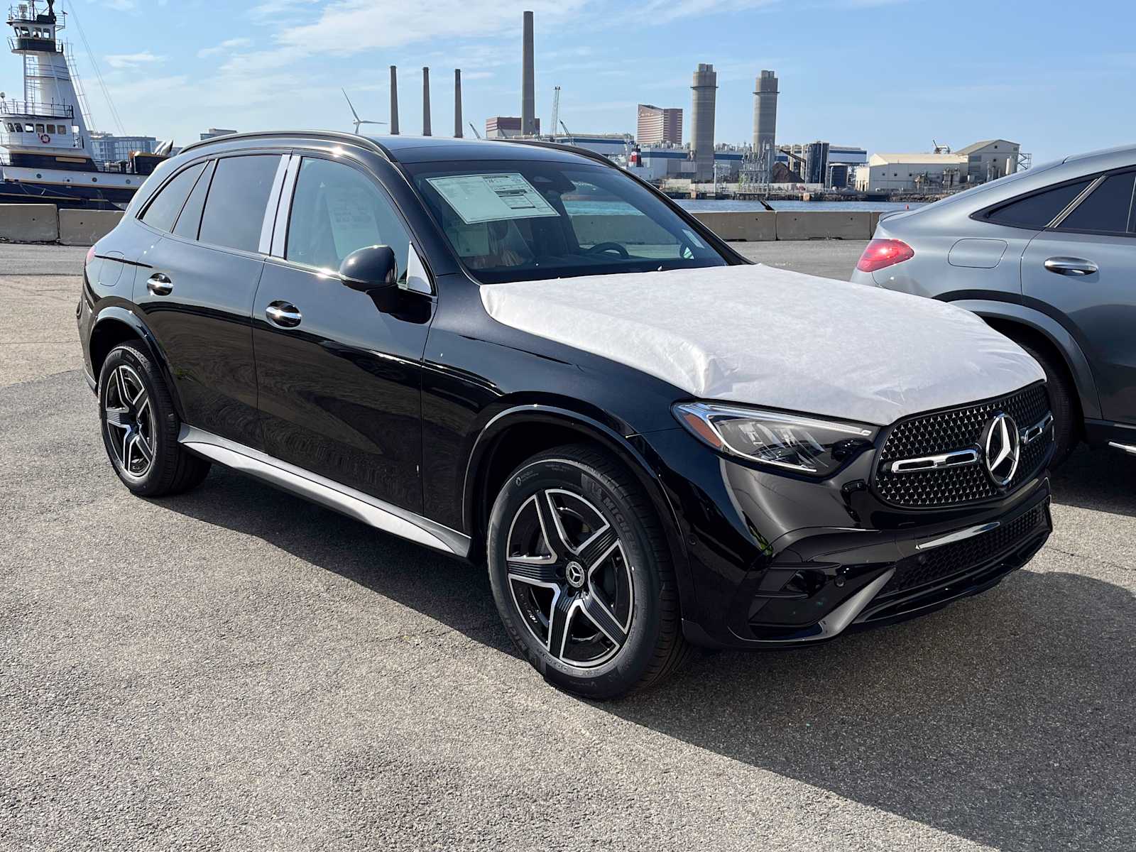 new 2025 Mercedes-Benz GLC 300 car