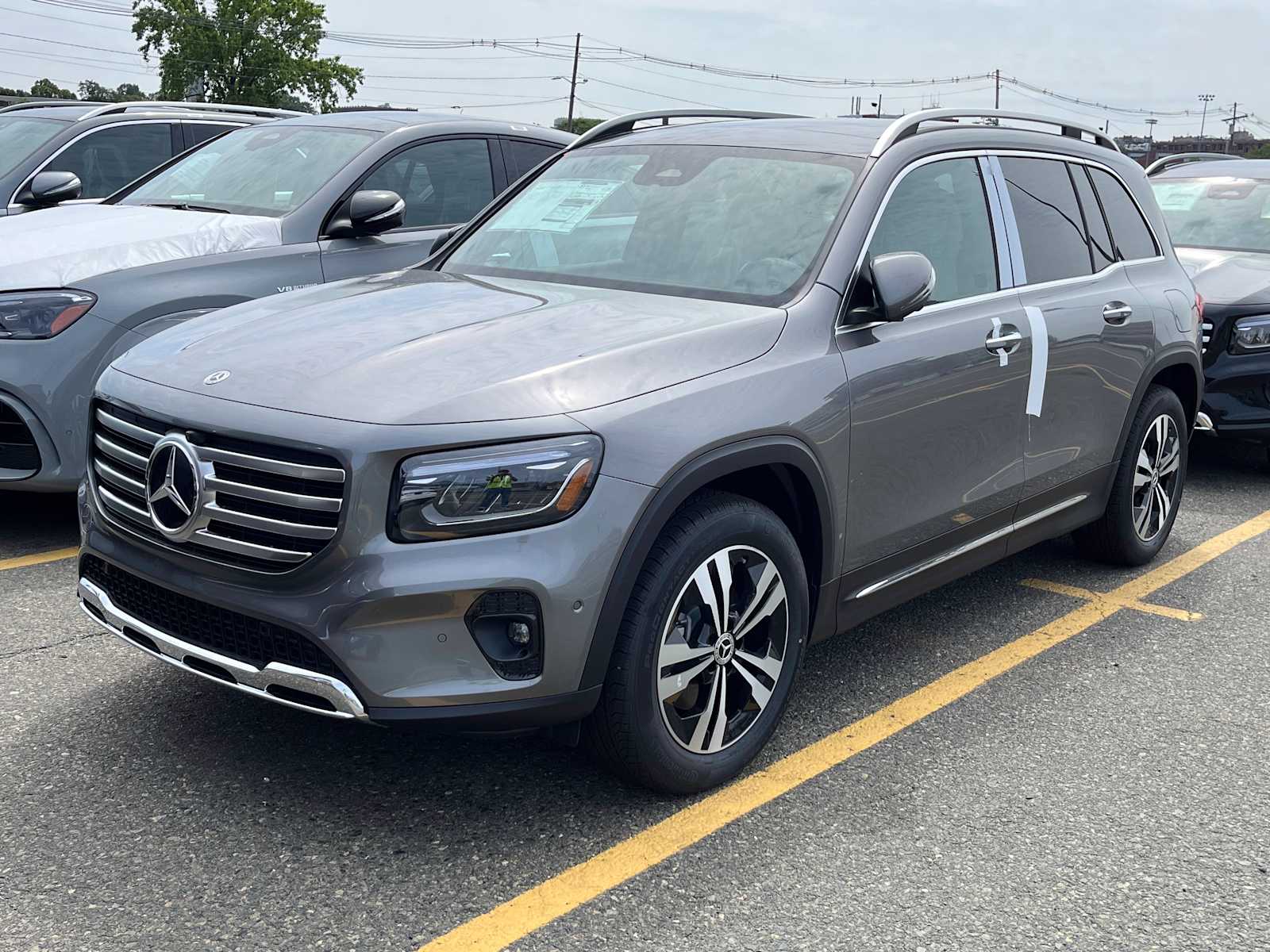 new 2025 Mercedes-Benz GLB 250 car