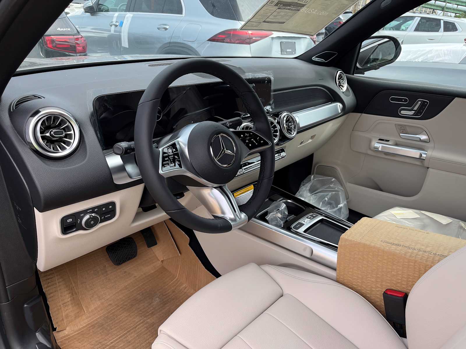 new 2025 Mercedes-Benz GLB 250 car