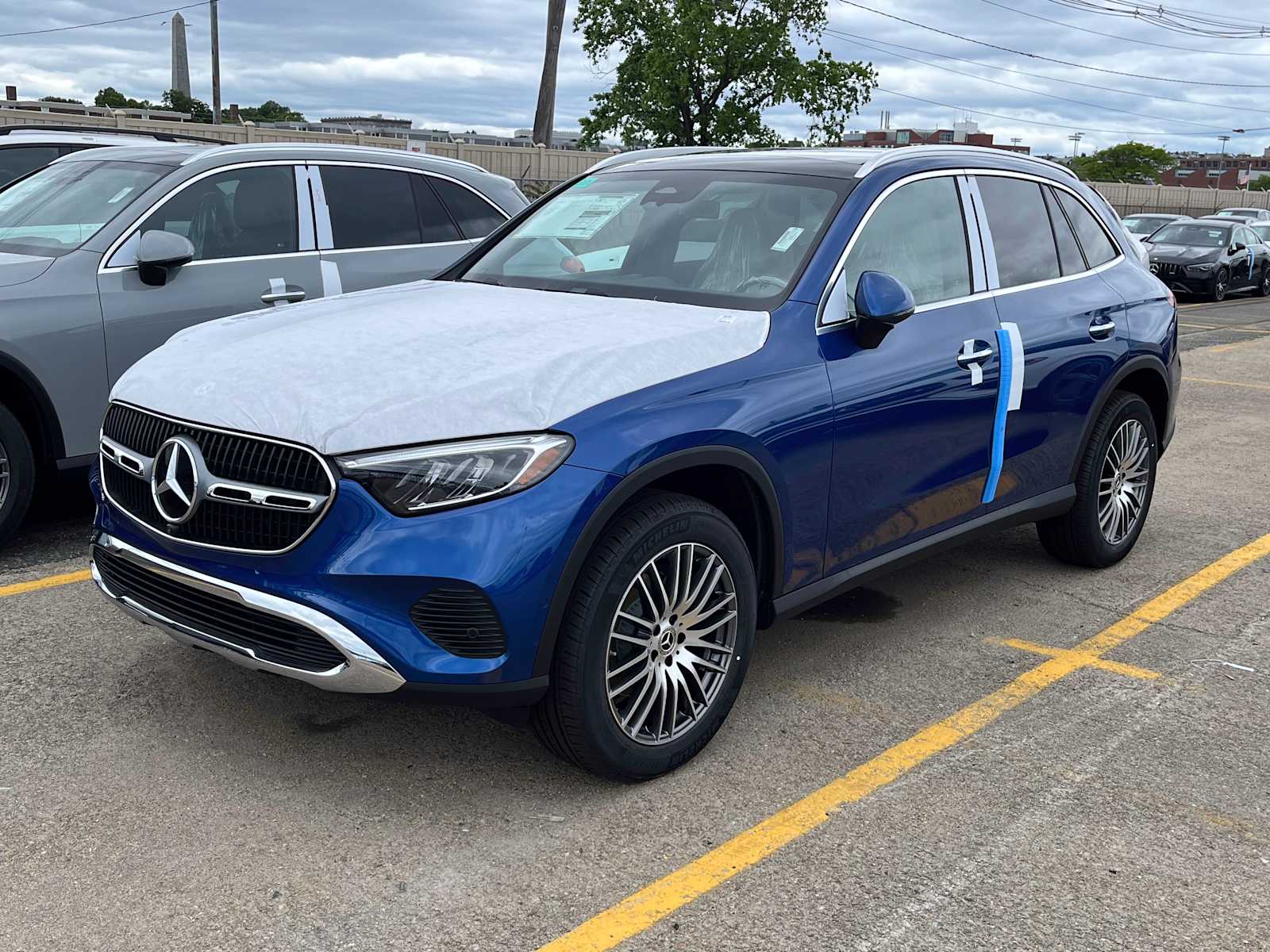 new 2025 Mercedes-Benz GLC 300 car