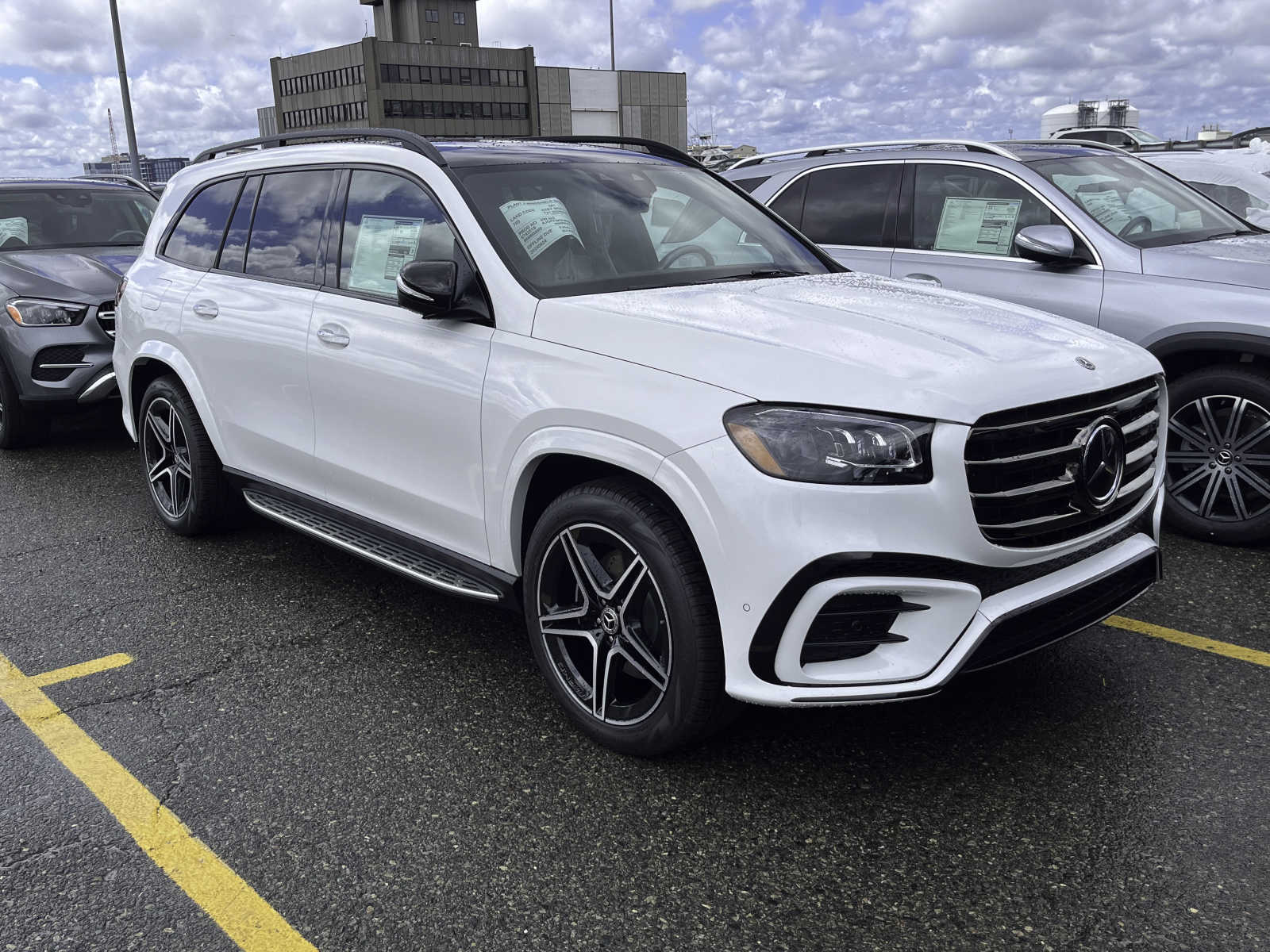 new 2024 Mercedes-Benz GLS 450 car