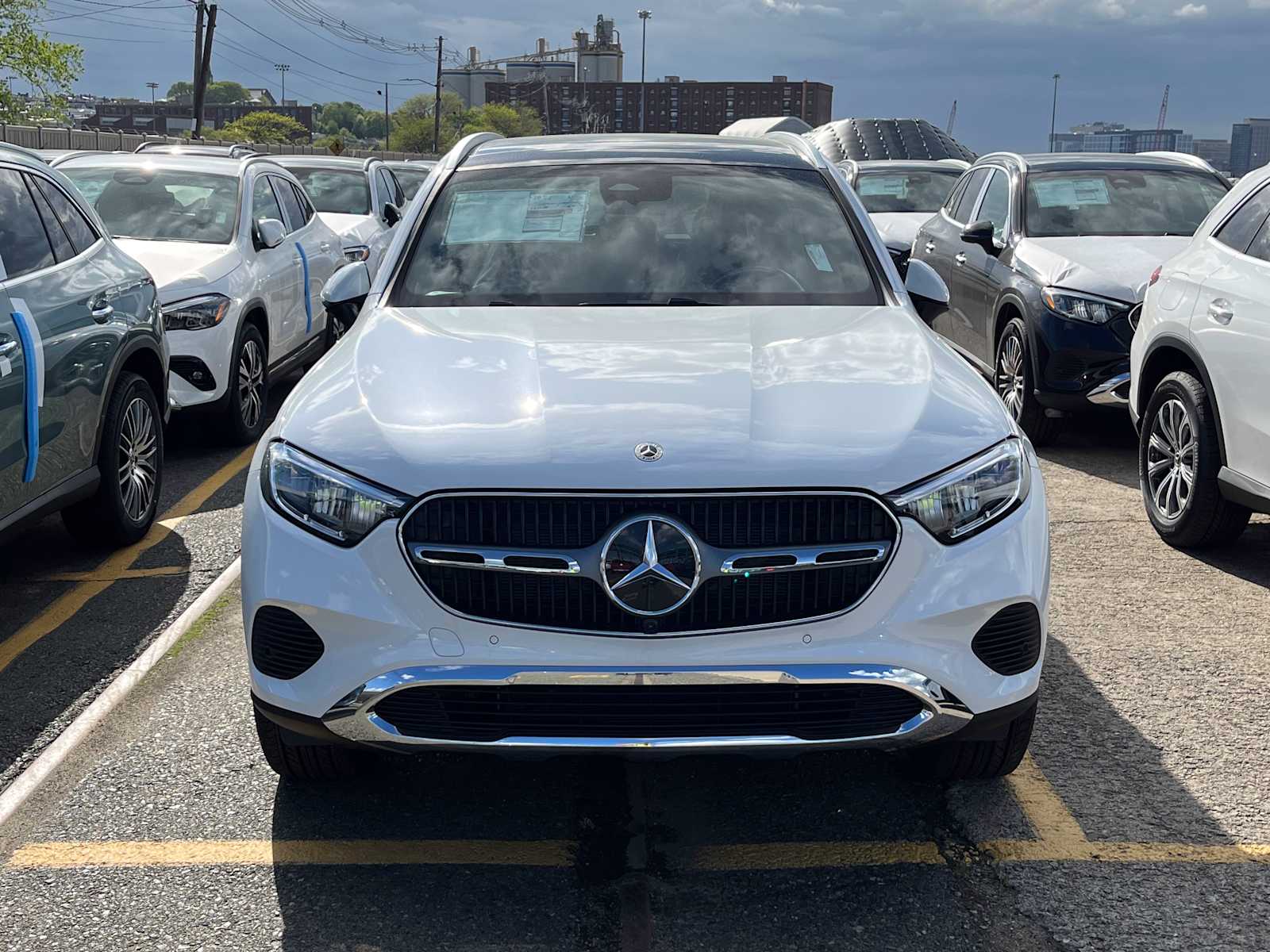 new 2025 Mercedes-Benz GLC 300 car