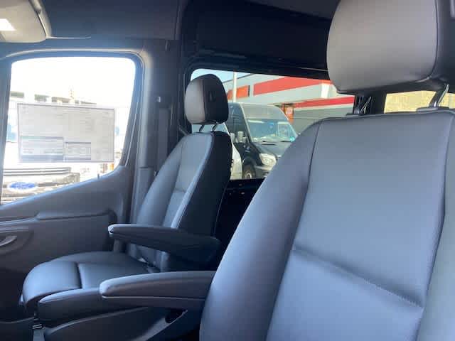 new 2025 Mercedes-Benz Sprinter car