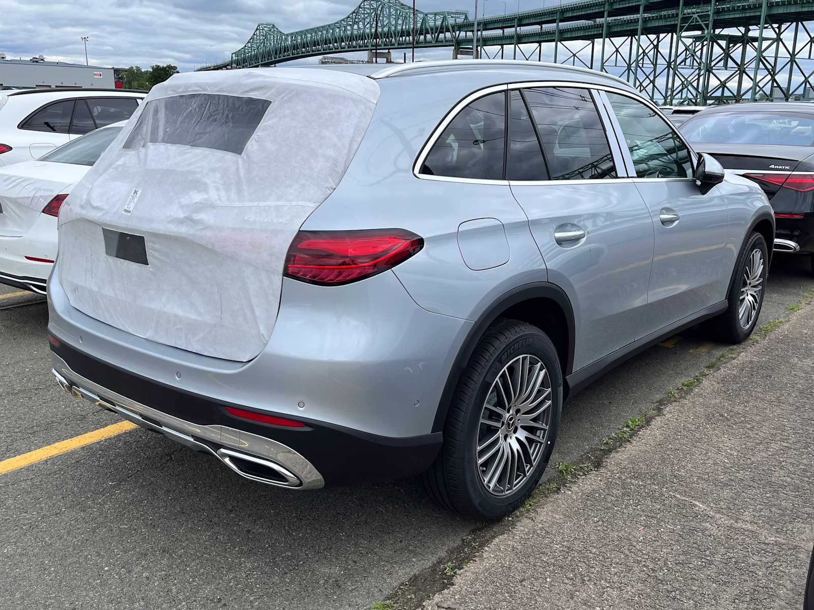 new 2025 Mercedes-Benz GLC 300 car