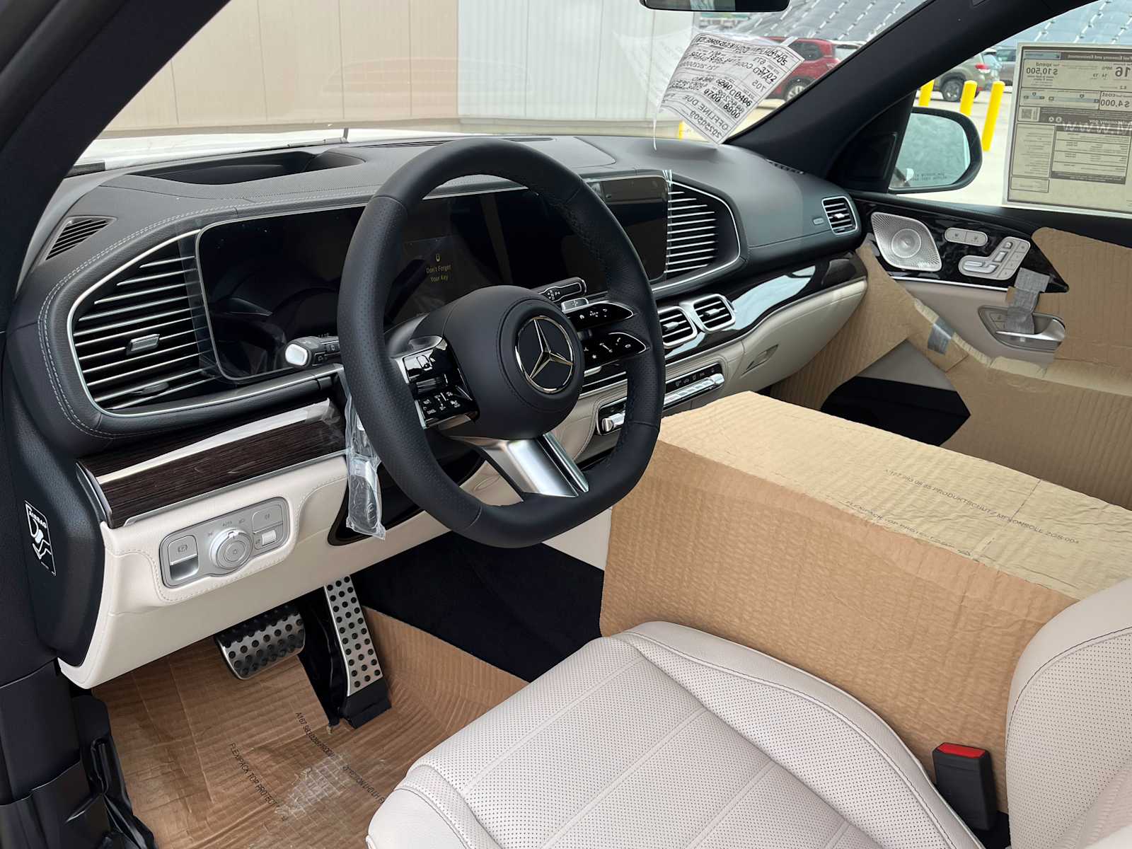 new 2025 Mercedes-Benz GLS 580 car