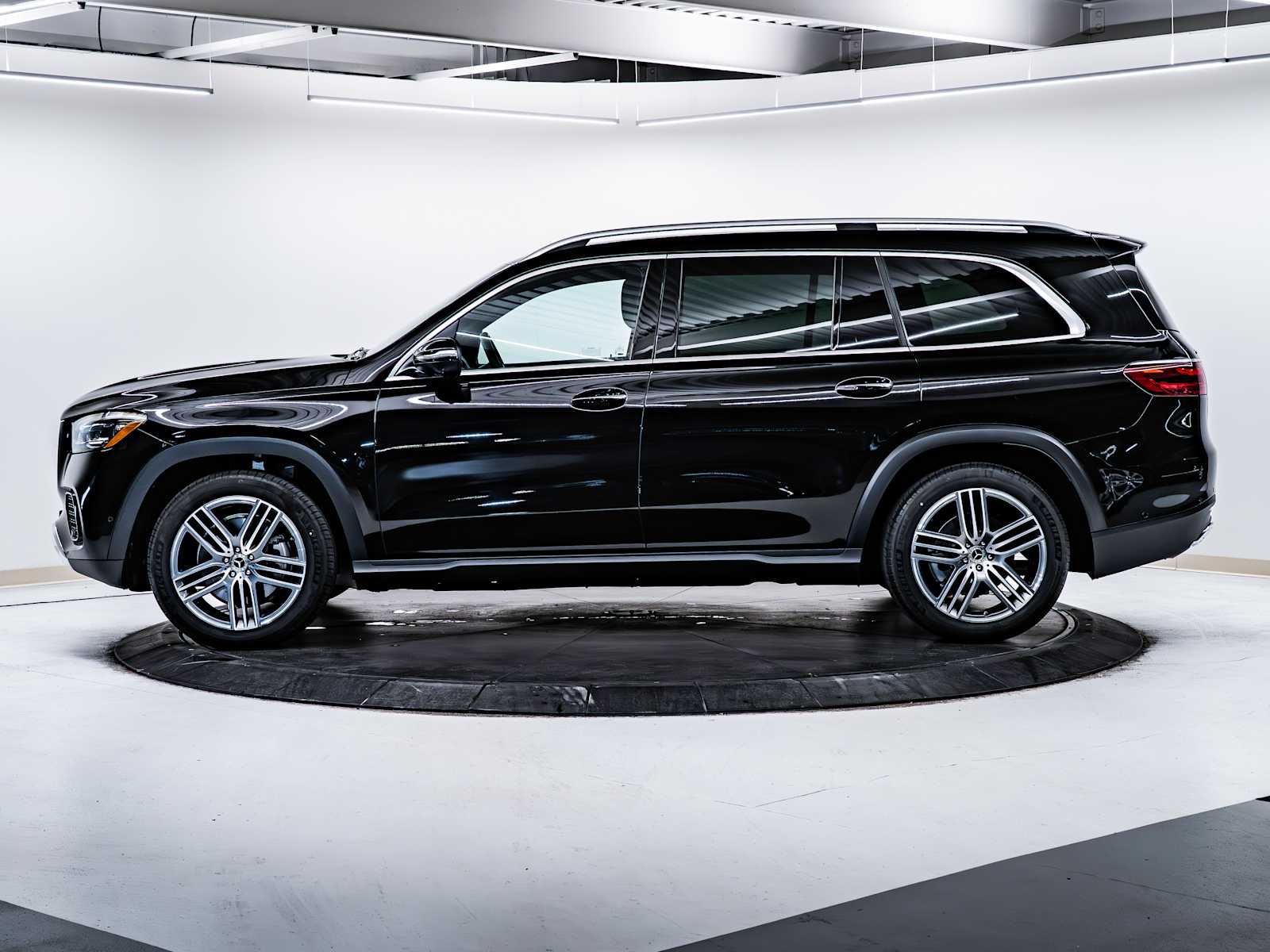 used 2025 Mercedes-Benz GLS 450 car, priced at $85,898