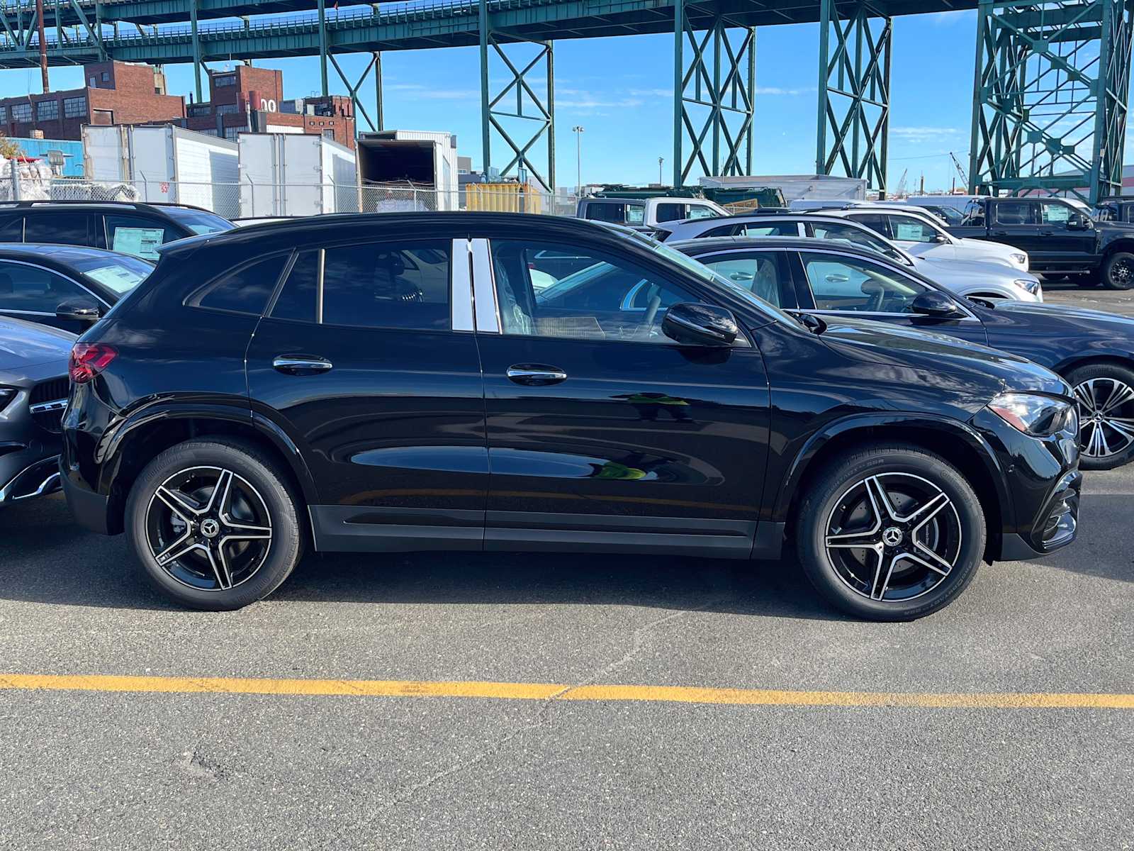 new 2025 Mercedes-Benz GLA 250 car