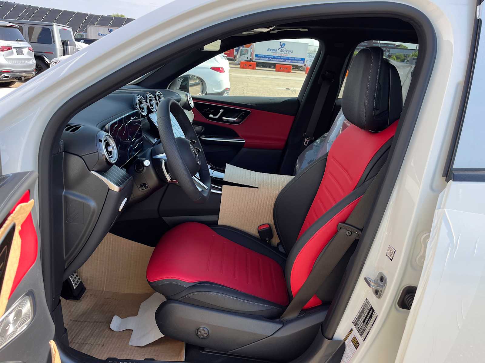 new 2025 Mercedes-Benz GLC 300 car