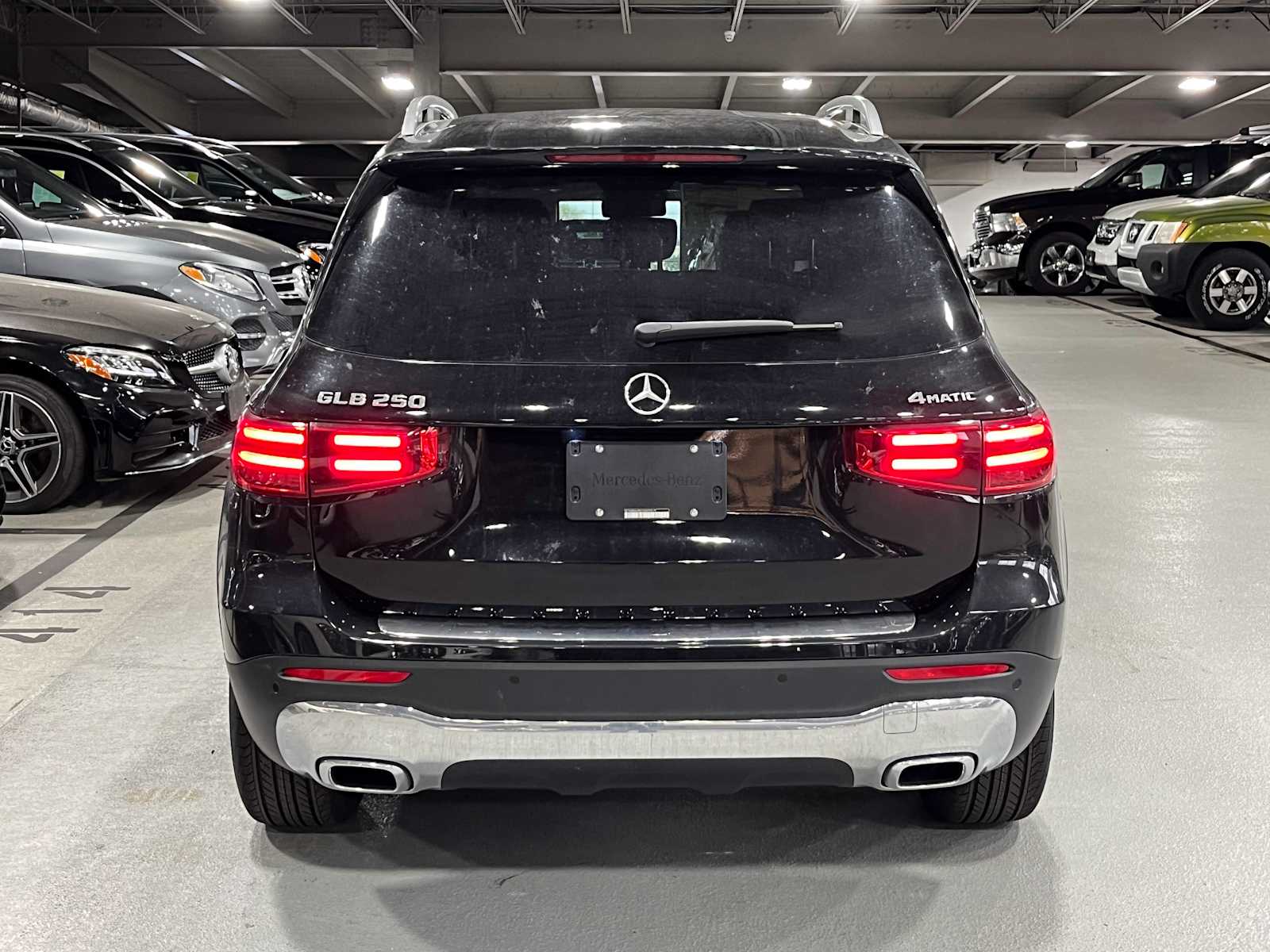 new 2025 Mercedes-Benz GLB 250 car