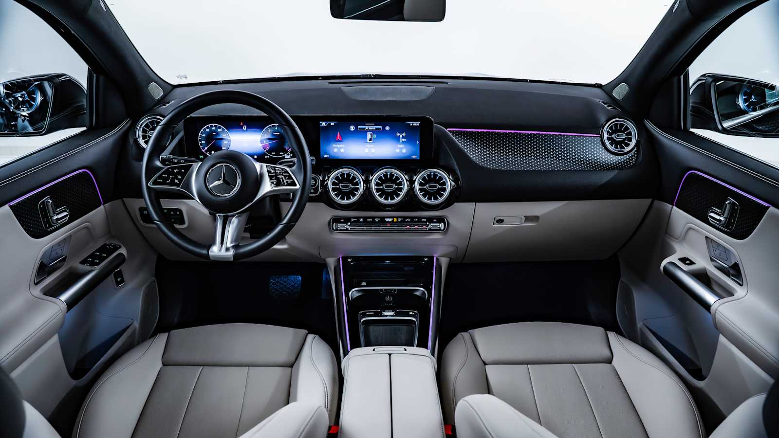 used 2025 Mercedes-Benz GLA 250 car, priced at $43,888